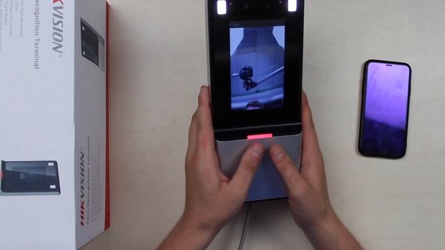 Hikvision Face Recognition Terminal Compared to iPhone X [DS-K1T606M] смотреть онлайн