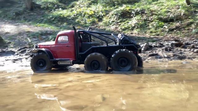 FMS Atlas 6x6 RC Crawler MUD OFF Road - Dodge Power Wagon - RC Car vs Mud смотреть онлайн