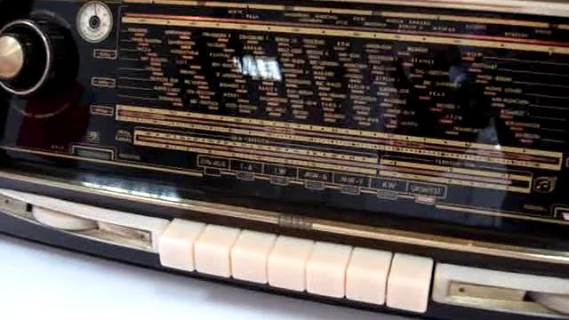 Grundig vintage radio at work смотреть онлайн