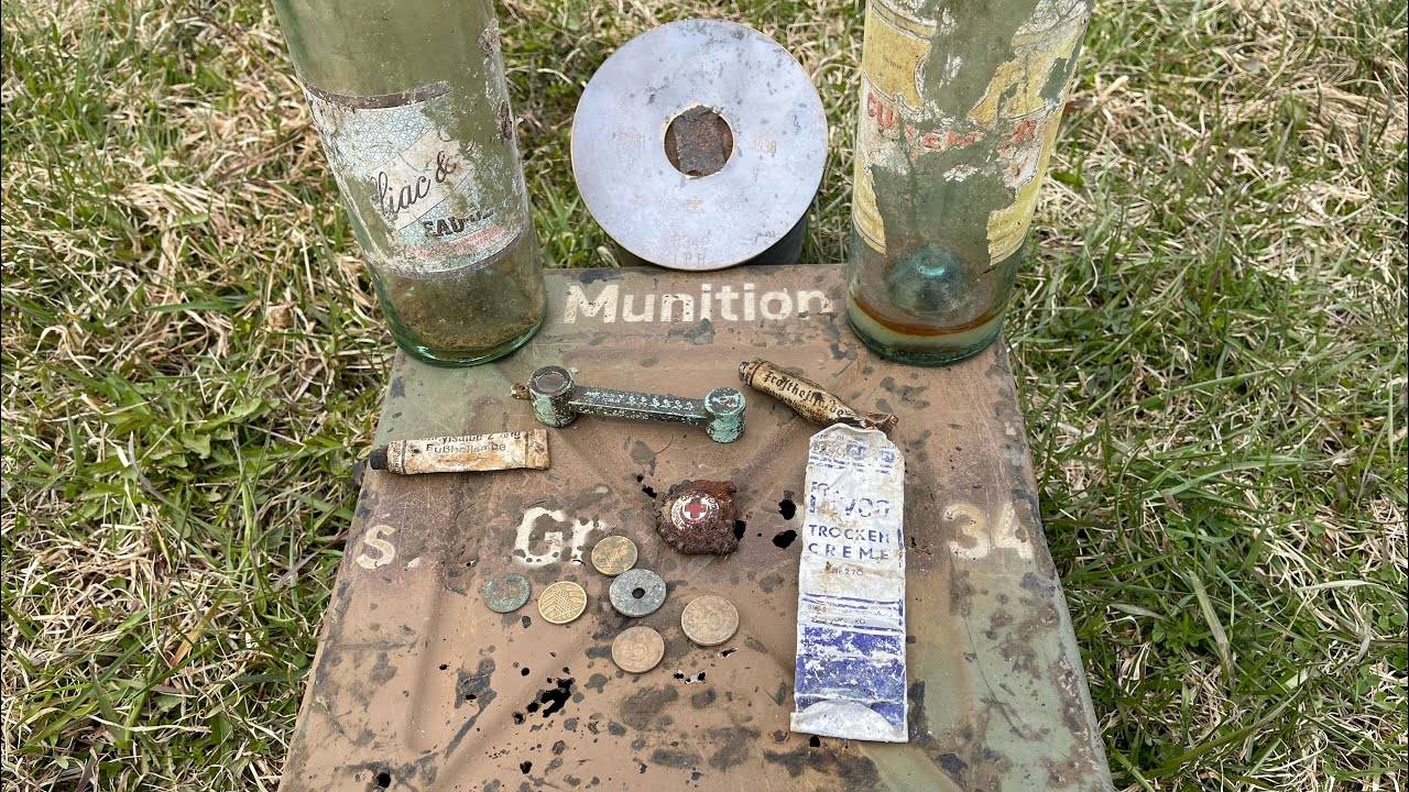 Немецкие блиндажи радуют бытовыми находками. смотреть онлайн