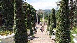 Кисловодск. Долина роз. Начало цветения. 9 июня 2023 г.