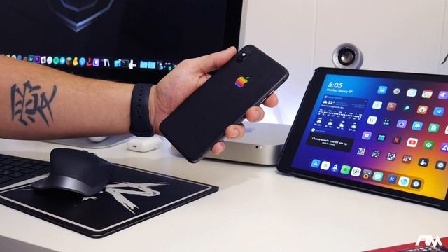 Matte Black Retro Apple iPhone Setup 2020 смотреть онлайн