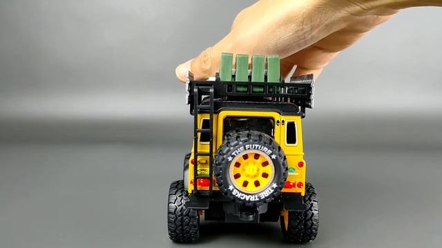 Land Rover Defender Camel Trophy 1:28 Scale Model Car смотреть онлайн