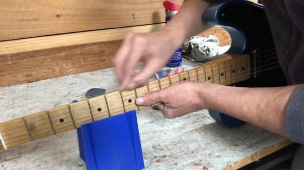 Tutorial - How to Roll Sharp Fret Ends and Fix Fret Sprout
