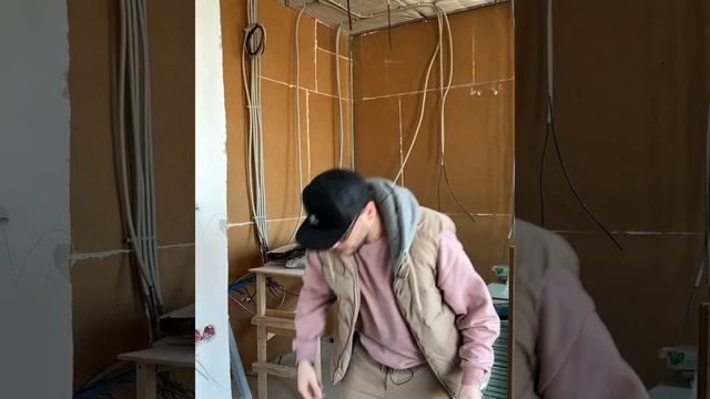 Электрика в квартире. Как сберечь деньги на кабеле и штробах? смотреть онлайн