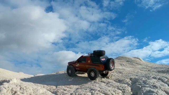 Tamiya CC01 Isuzu Amigo crawling to the white mountains смотреть онлайн