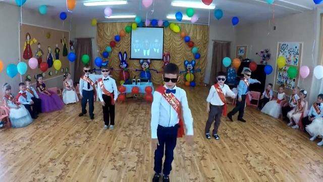 Танец бизнесменов смотреть онлайн