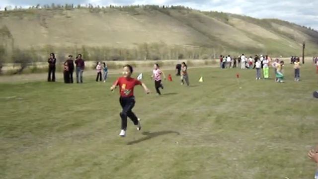 Учителя начальных классов "Сайдыс" на школьном ысыахе МОБУ СОШ№17 .2004 г. смотреть онлайн