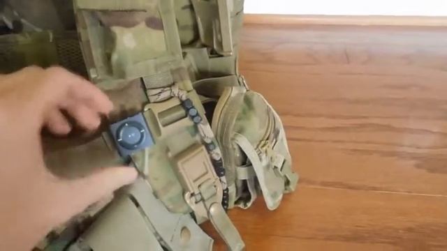 iPod Shuffle and Ear Bud Storage While Hiking смотреть онлайн