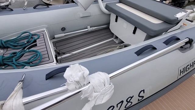 570 Carver Voyager 02 смотреть онлайн