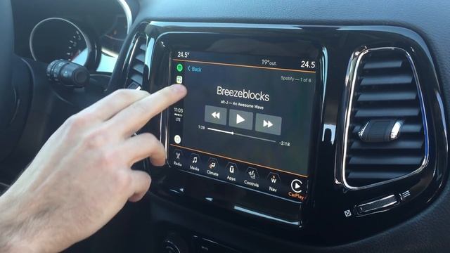 How to Use Apple Carplay in the All-New 2017 Jeep Compass смотреть онлайн