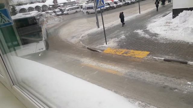 Автобус "ЛИАЗ 5250 "ВОЯЖ" смотреть онлайн