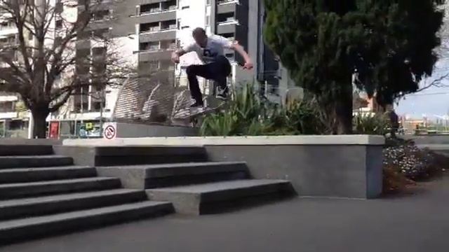 Sean Redmond, kickflip big three at Lincoln Square смотреть онлайн