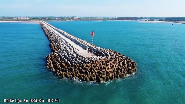 Rơi Flycam ở Bờ kè chắn sóng Lộc An tuyệt đẹp dài 650m đưa ra biển ở Đất Đỏ - BR-VT смотреть онлайн
