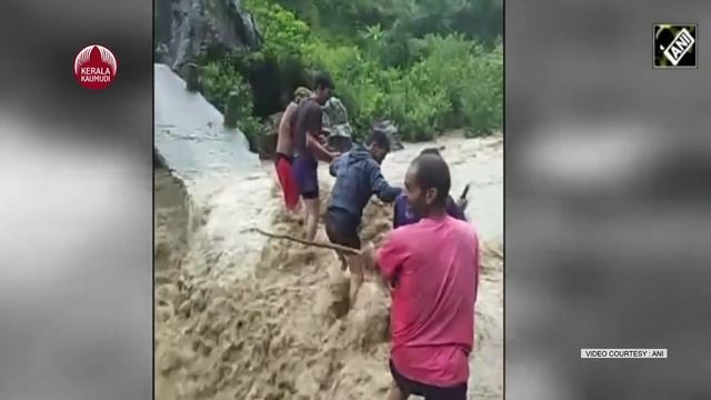Locals risking lives to cross deadly river; Shocking Video | KeralaKaumudi смотреть онлайн