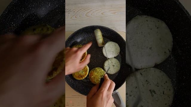 Сырники со шпинатом и кремом из красной рыбы. смотреть онлайн