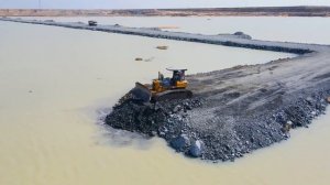 Строительство, дорог на озере