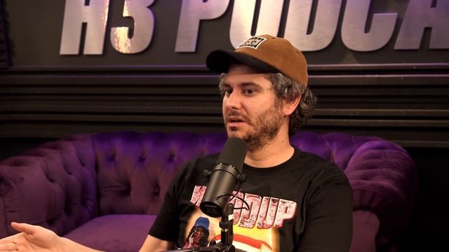 MKBHD On iPhone Battery Scandal смотреть онлайн