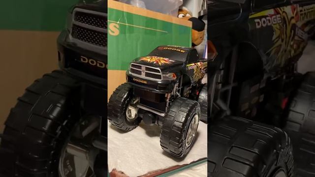 2011 T.S.I Road Rippers Monster Truck Rammunition Custom ‘11 Dodge Ram 1500 Single Cab (Rare) смотреть онлайн