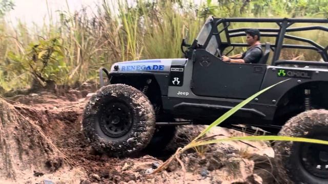First Driving Axial SCX10 III 1/10 Scale RC Jeep CJ-7 | Offroading смотреть онлайн