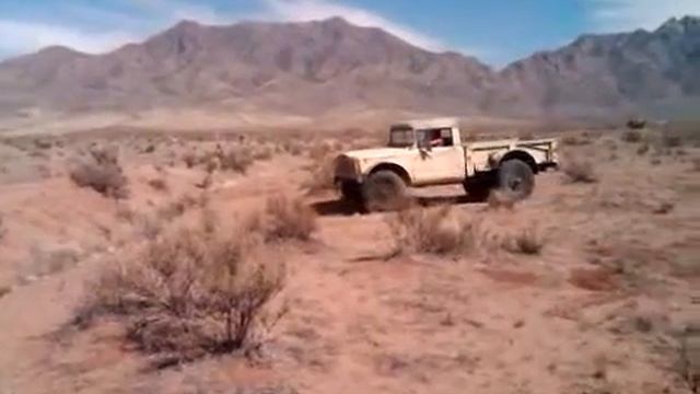 desert driving in a jeep M-715 смотреть онлайн