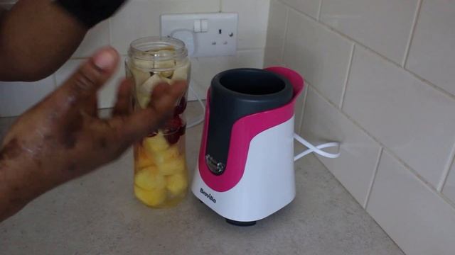 Pineapple, Banana, Apple, Strawberries & Cherry Smoothie + Recipe || The Real Heavenly Bites смотреть онлайн