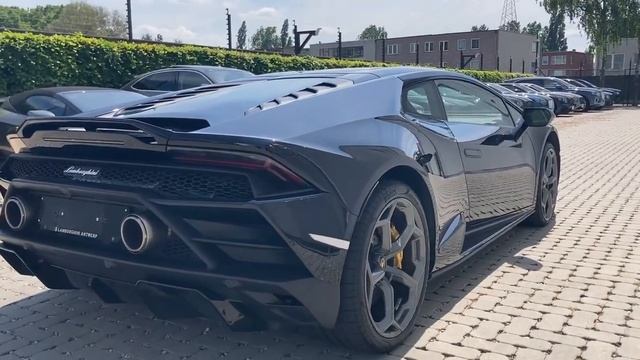 Lamborghini Huracan EVO RWD - walkaround смотреть онлайн