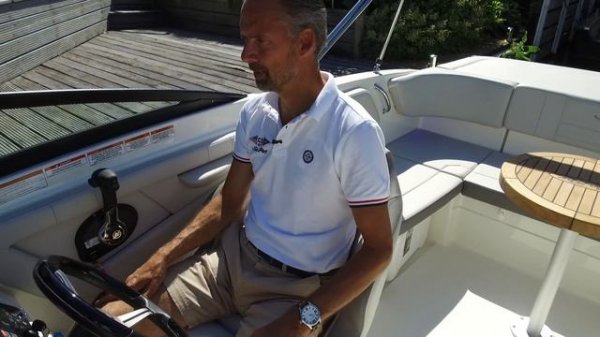 Sea Ray SPX 210 - 2020 model English review