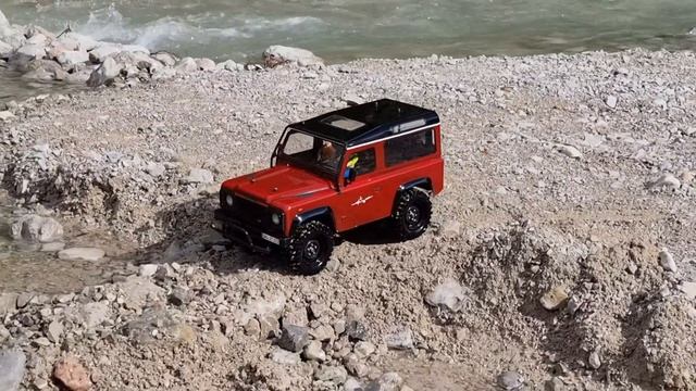 Landrover Defender D90 von Tamiya (CC-01) im Maßstab 1:10 смотреть онлайн