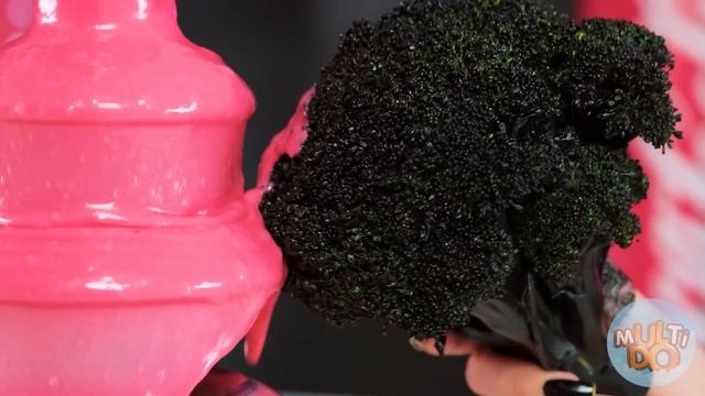 ЧЕЛЛЕНДЖ С ЕДОЙ «РОЗОВОЕ ИЛИ ЧЕРНОЕ» | Едим продукты 1 цвета целый день с Multi DO! смотреть онлайн