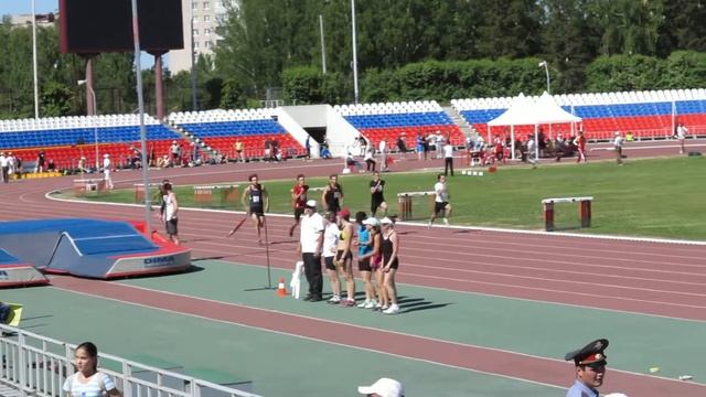 Забег на 100м. Юниоры смотреть онлайн