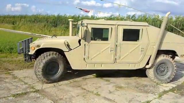 M1046 Humvee fooling around with the Humvee. смотреть онлайн