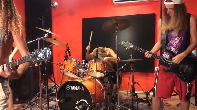 FOO FIGHTERS - My Hero (Live Studio Session) смотреть онлайн