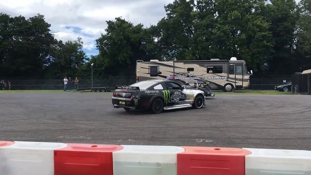 Brands Hatch American Speedfest Terry Grant Stunt Show смотреть онлайн