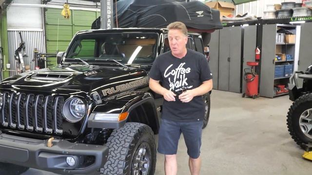 A FACTORY 6.4L V8 HEMI JEEP WITH 470 HORSEPOWER?! смотреть онлайн