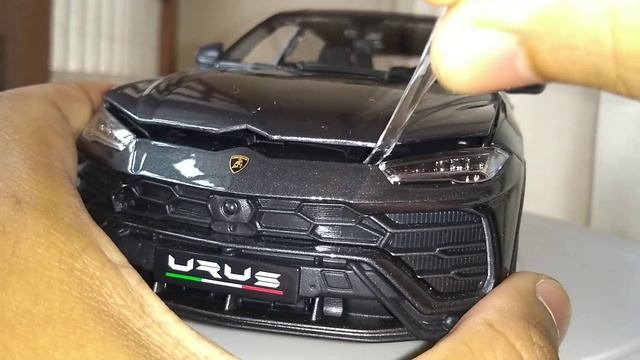 Bburago 1:18 Lamborghini URUS Review смотреть онлайн
