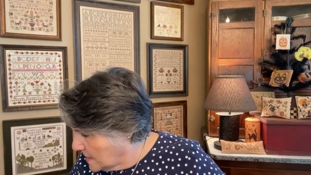 Saltbox Stitcher [Episode 80] - "Fall Stitching Parade" смотреть онлайн