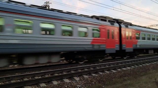 Кософарик"! Электропоезд ЭД4М-0470 Осенним вечером на МЦД-4 смотреть онлайн