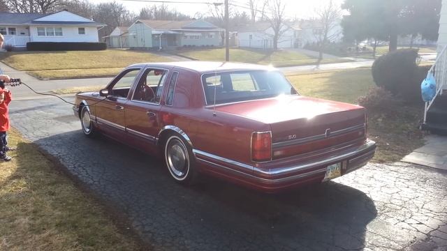 AIR BAGGED LINCOLN TOWNCAR смотреть онлайн