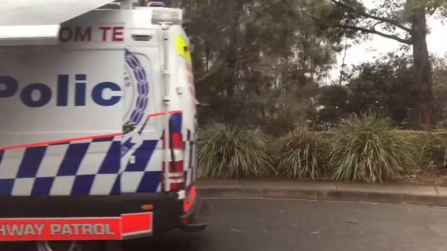 NSW Highway Patrol conducting RBT on The Cresent! смотреть онлайн