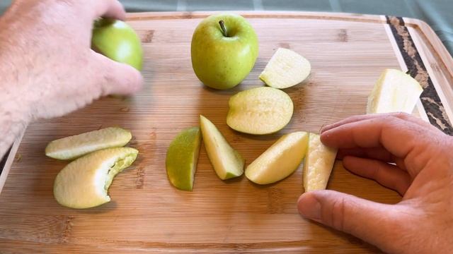 THESE APPLES ARE AMAZING / GREEN DRAGON APPLE TASTE and REVIEW / GUESS the BRIX? смотреть онлайн