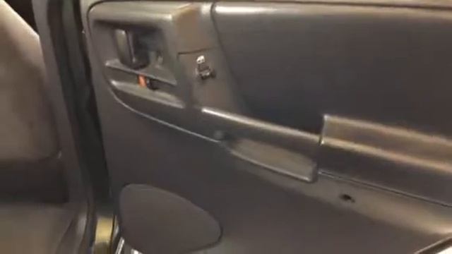 How to remove rear door panel on a ZJ 1997-1998 Jeep Grand Cherokee смотреть онлайн