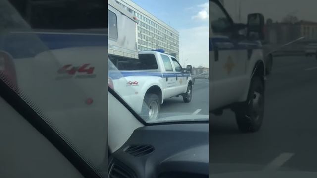 Странная це ментовозка