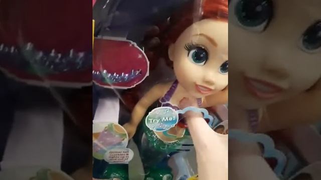 Поющая и светящаяся Ариэль смотреть онлайн