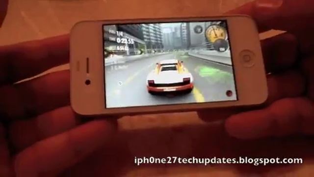 White iPhone 4 and White iPad 2 Gaming Need For Speed Shift iOS 4.3.2 смотреть онлайн