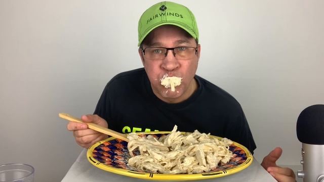 Big Bite Chicken Fettuccine Alfredo Mukbang Feast (little talking ) смотреть онлайн