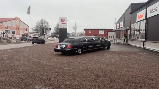 Köp Limousine Lincoln Town car på Klaravik смотреть онлайн
