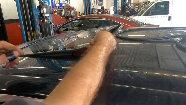 Worse than I thought…Water Intrusion! 2008 Jaguar XJ 350 смотреть онлайн