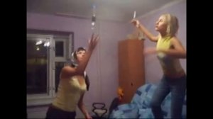 две подруги поспорили