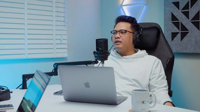 Drama S-Pen Nyangkut, Apple Vision Pro, Xiaomi NGEGAS!! BIT Podcast Eps.5 смотреть онлайн